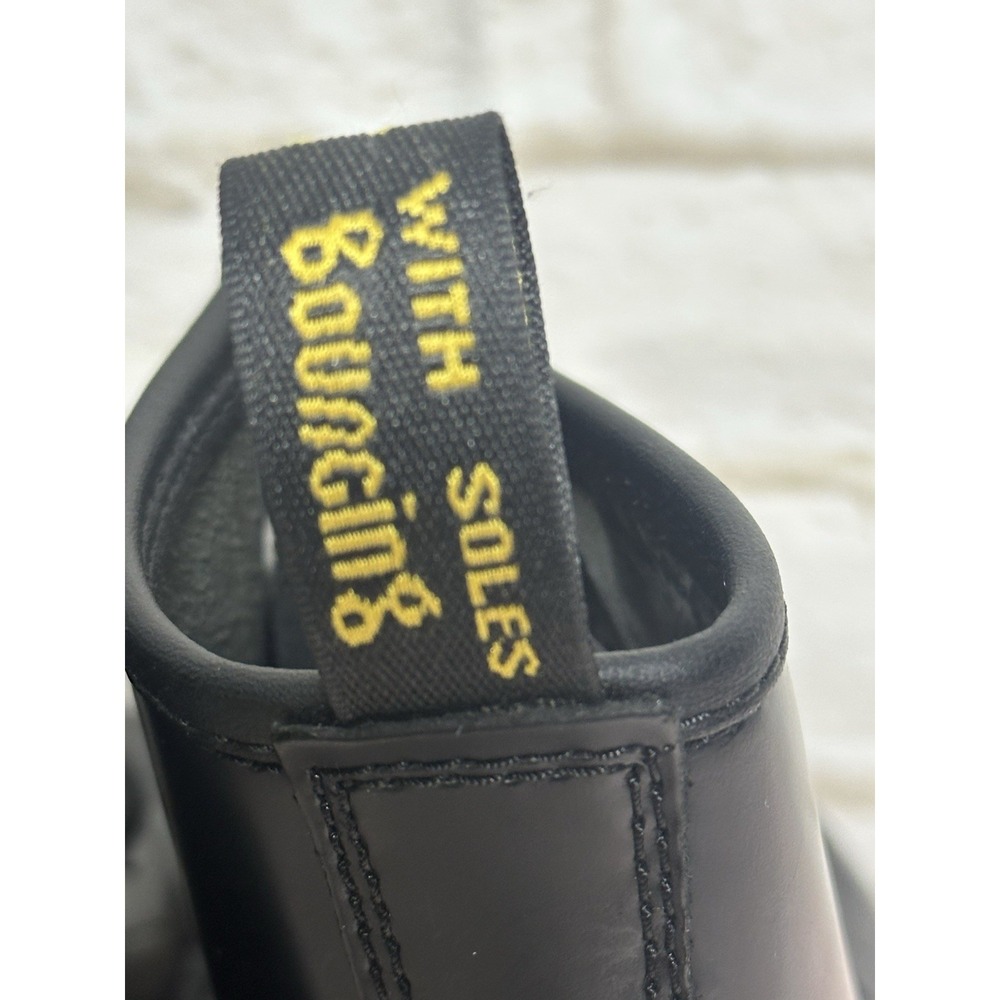 Dr. Martens Women's 1460W Original Smooth Leather Lace Up Boots - Black, Size 7 - Picture 14 of 16